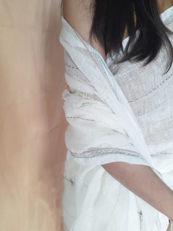 White Daisy Sari - Image 5