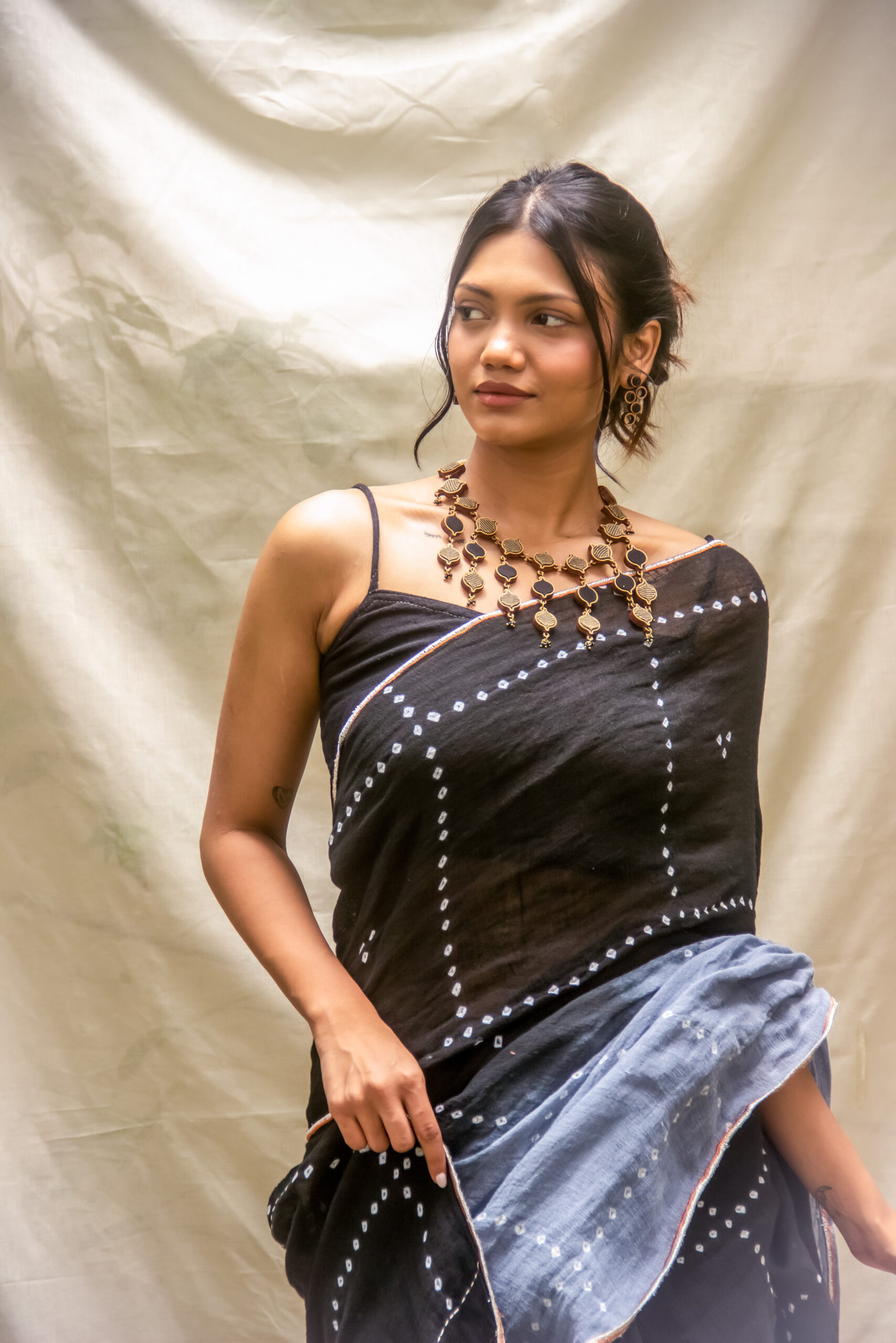 Shadow Dance Bandhej Linen Saree - Image 2